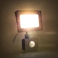 Reflektor 10W 4000K Retlux pohybový senzor Reflektor 10W 4000K Retlux pohybový senzor