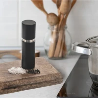Mlynček na korenie 15,5cm Black